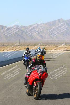 media/Apr-10-2022-SoCal Trackdays (Sun) [[f104b12566]]/Around the Pits/